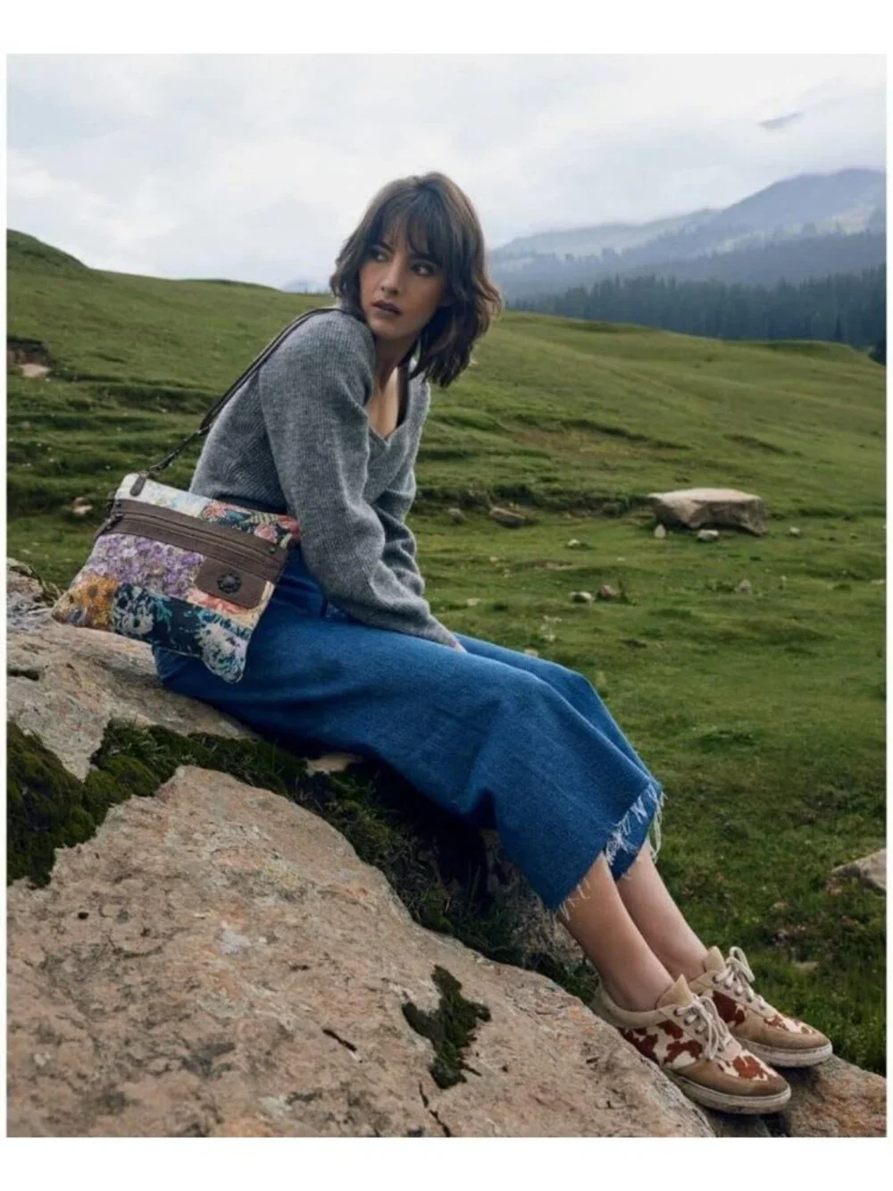 Stylish Patchwork Canvas Purse for Women with Leather Strap - Boho Casual Bag